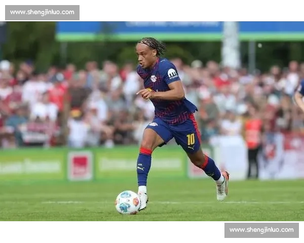 哈维 - 西蒙斯转会遇冷：莱比锡标价 7000 万欧仍无人问津