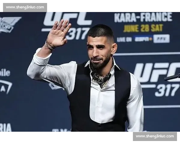 终极对视！UFC317 轻量级巅峰对决：托普里亚 vs 奥利维拉