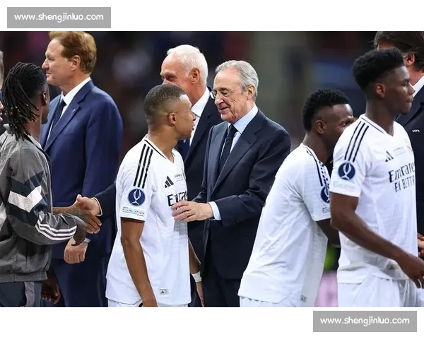 安切洛蒂亲赴美国督战世俱杯决赛，巴西主帅开启战术考察之旅